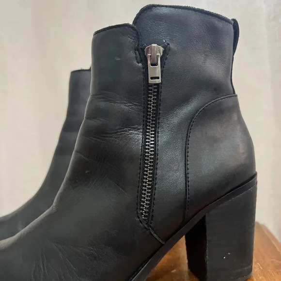 Naturalizer Boots Womens 6 Kala Ankle Booties Heels Casual Moto Leather Zip Bike - Picture 2 of 8